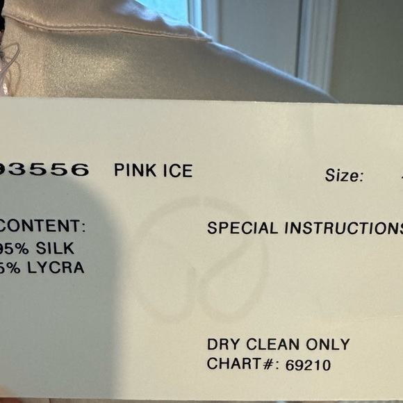 NWT St John luxury short sleeve silk blouse size 4 - Picture 4 of 5